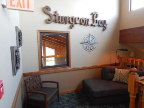 Отель AmericInn by Wyndham Sturgeon Bay  Стерджен Бэй
